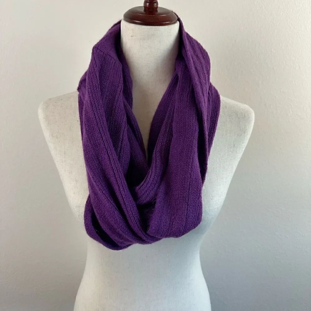 EUC Unbranded Women’s Scarf